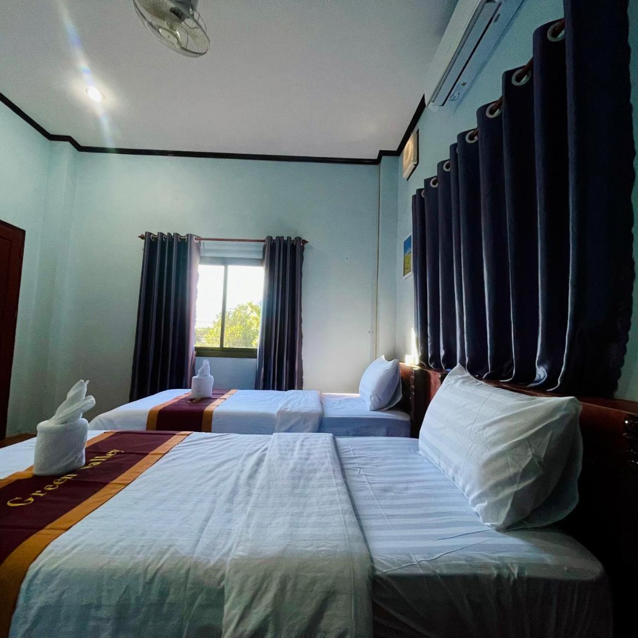 Smile Guesthouse Vangvieng Vang Vieng Exterior photo