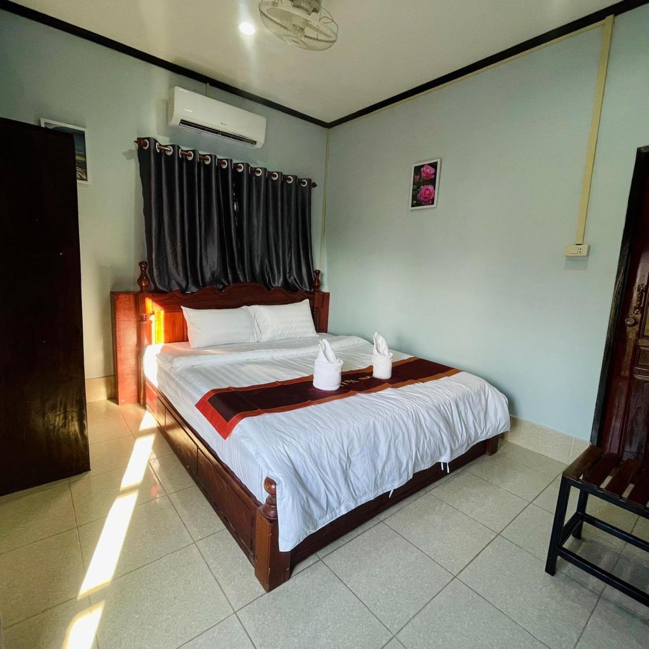 Smile Guesthouse Vangvieng Vang Vieng Exterior photo