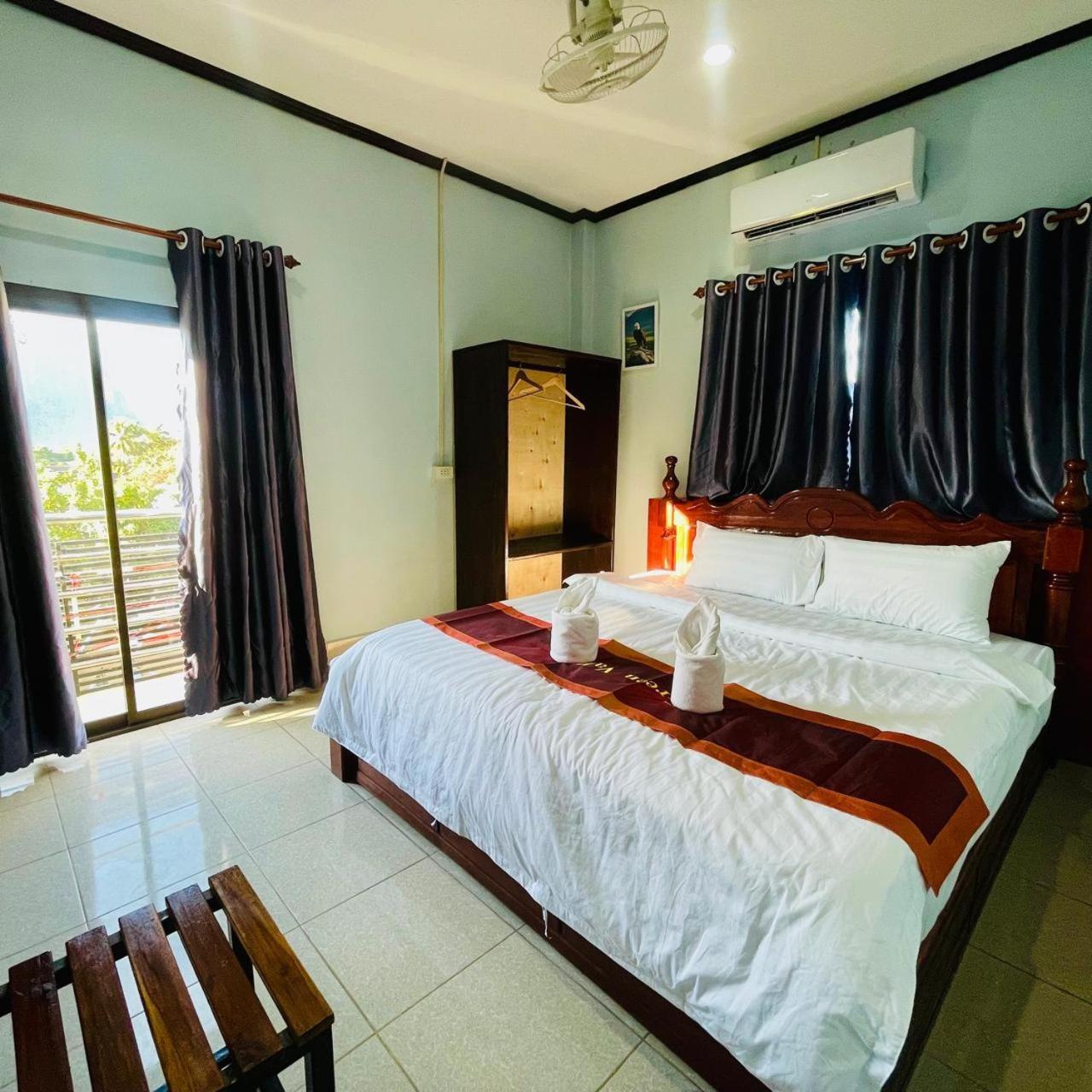 Smile Guesthouse Vangvieng Vang Vieng Exterior photo