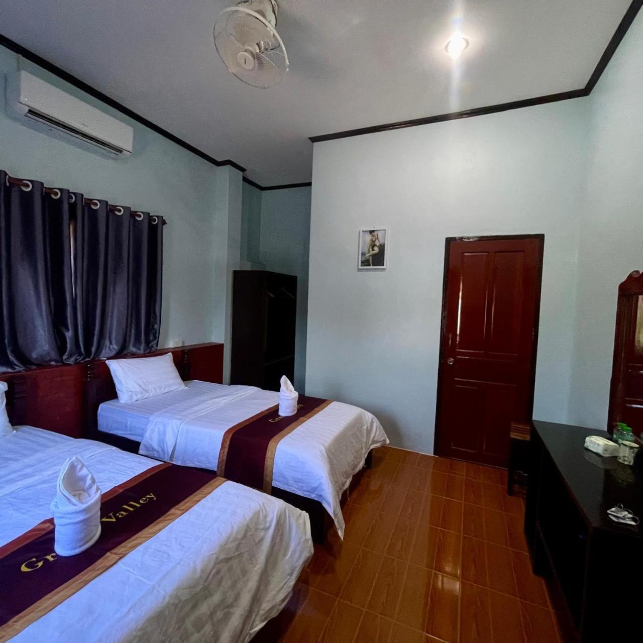 Smile Guesthouse Vangvieng Vang Vieng Exterior photo