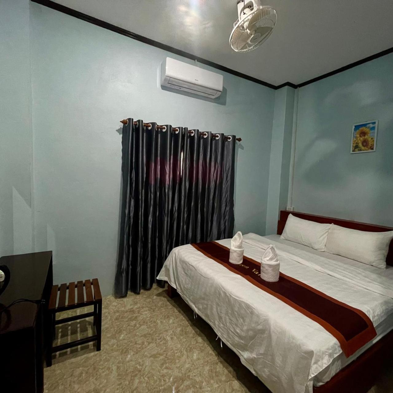 Smile Guesthouse Vangvieng Vang Vieng Exterior photo