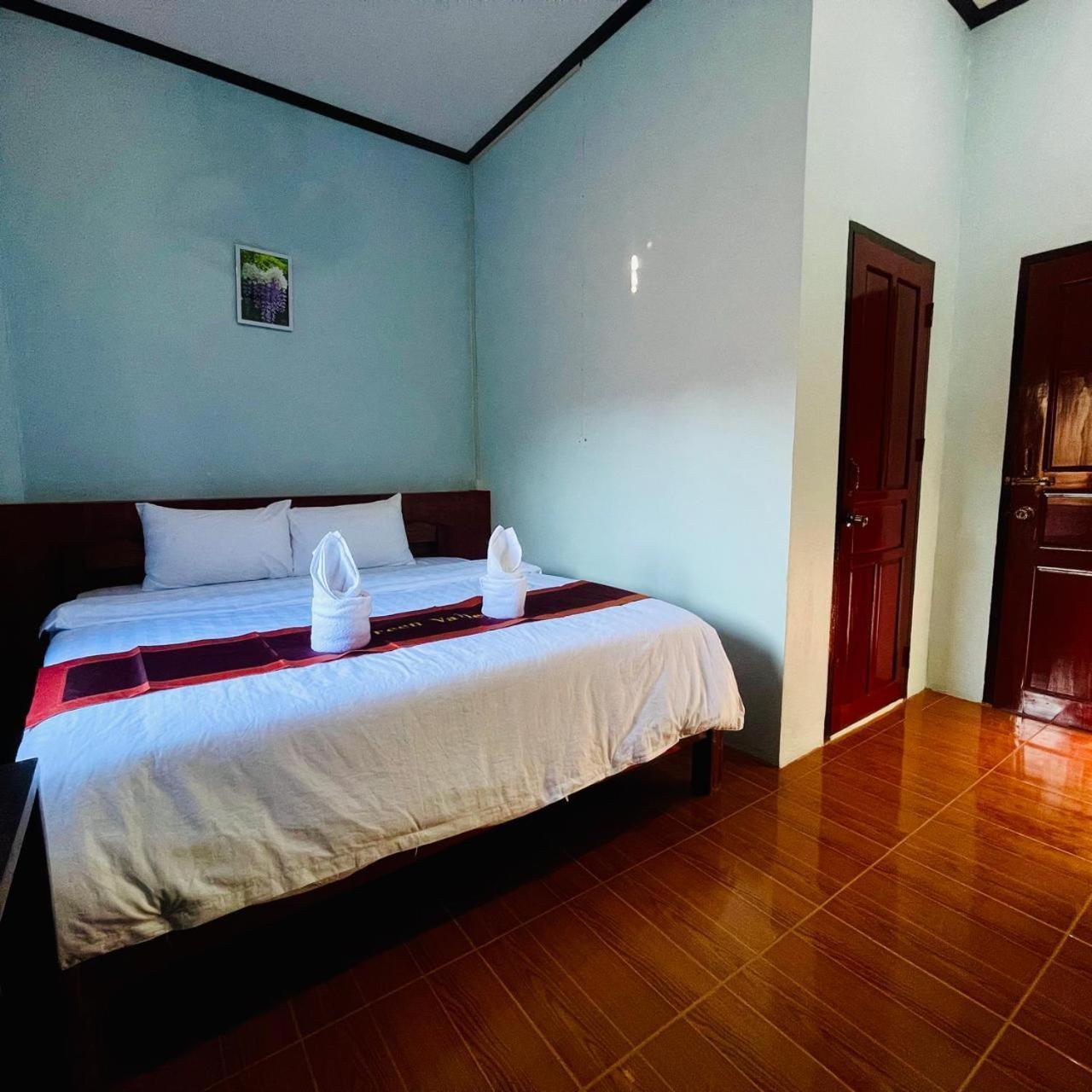 Smile Guesthouse Vangvieng Vang Vieng Exterior photo