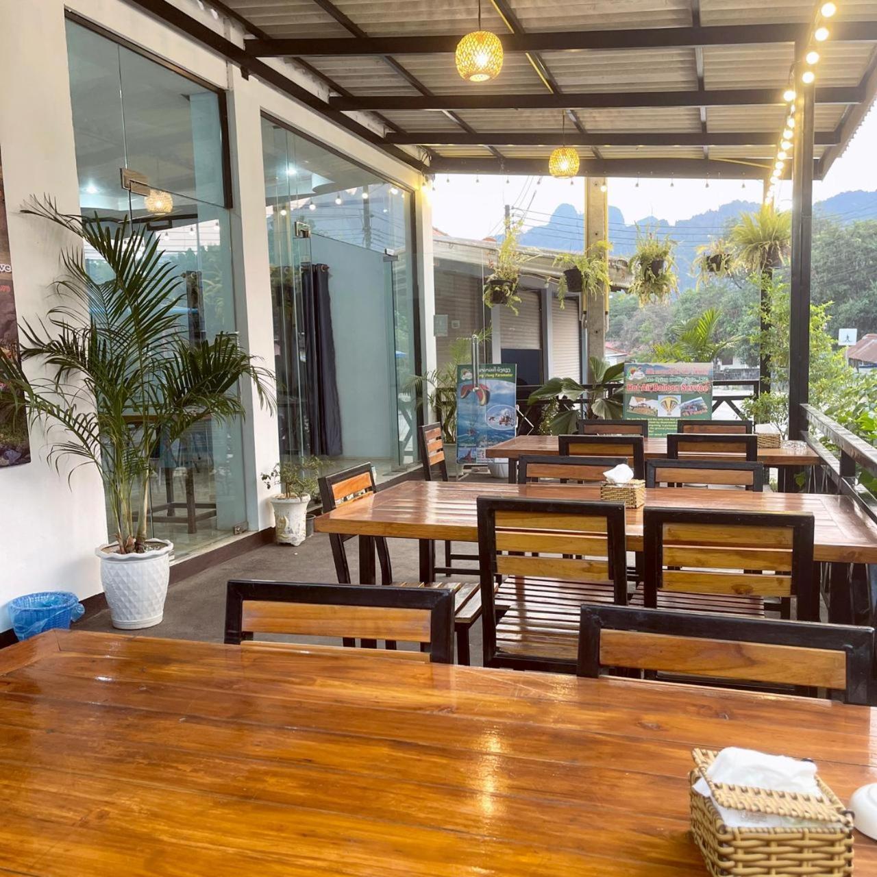 Smile Guesthouse Vangvieng Vang Vieng Exterior photo